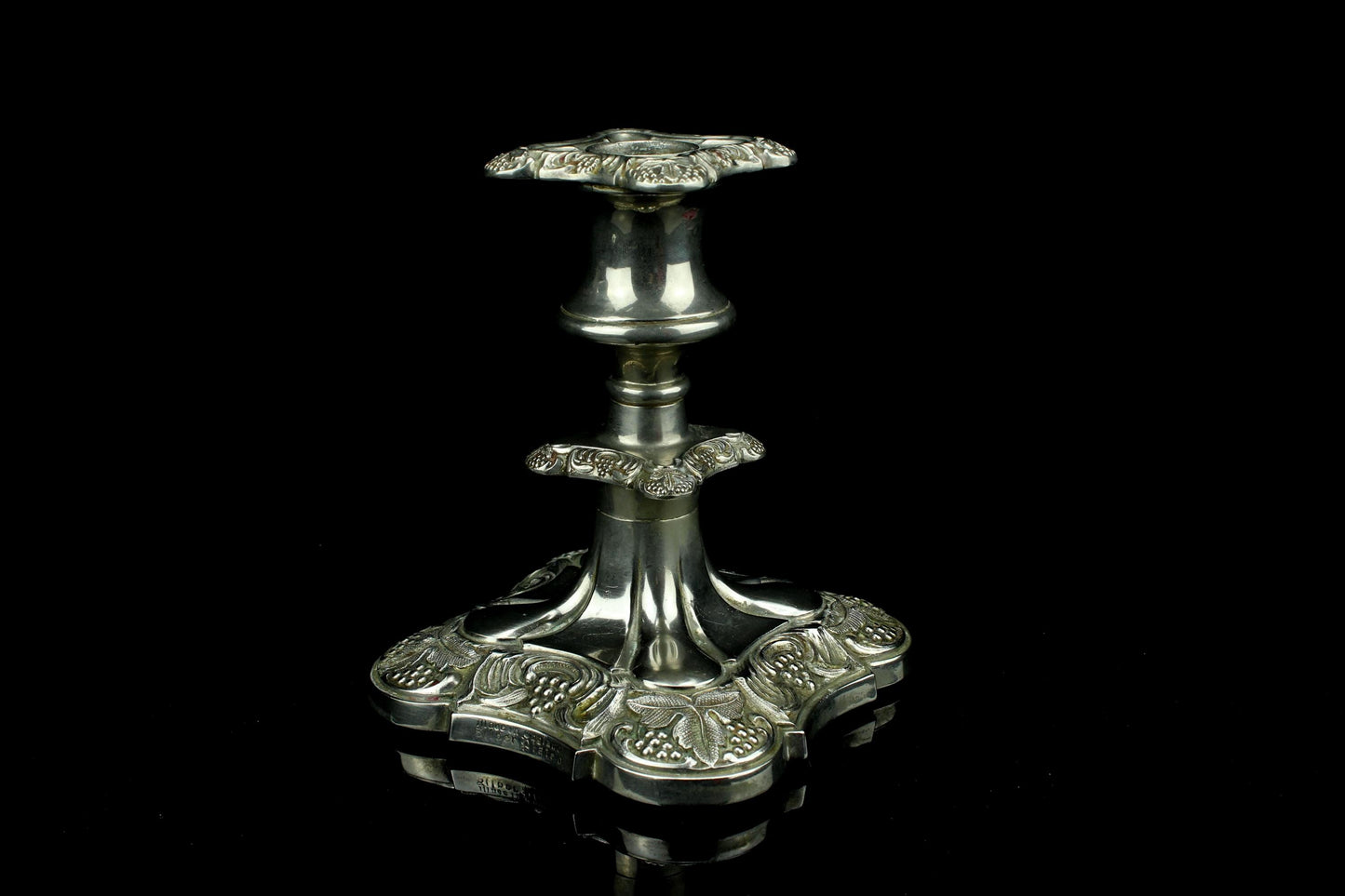 Vintage verzilverd kandelaar made in England - Silver Plated - druivenranken - 13,8 cm