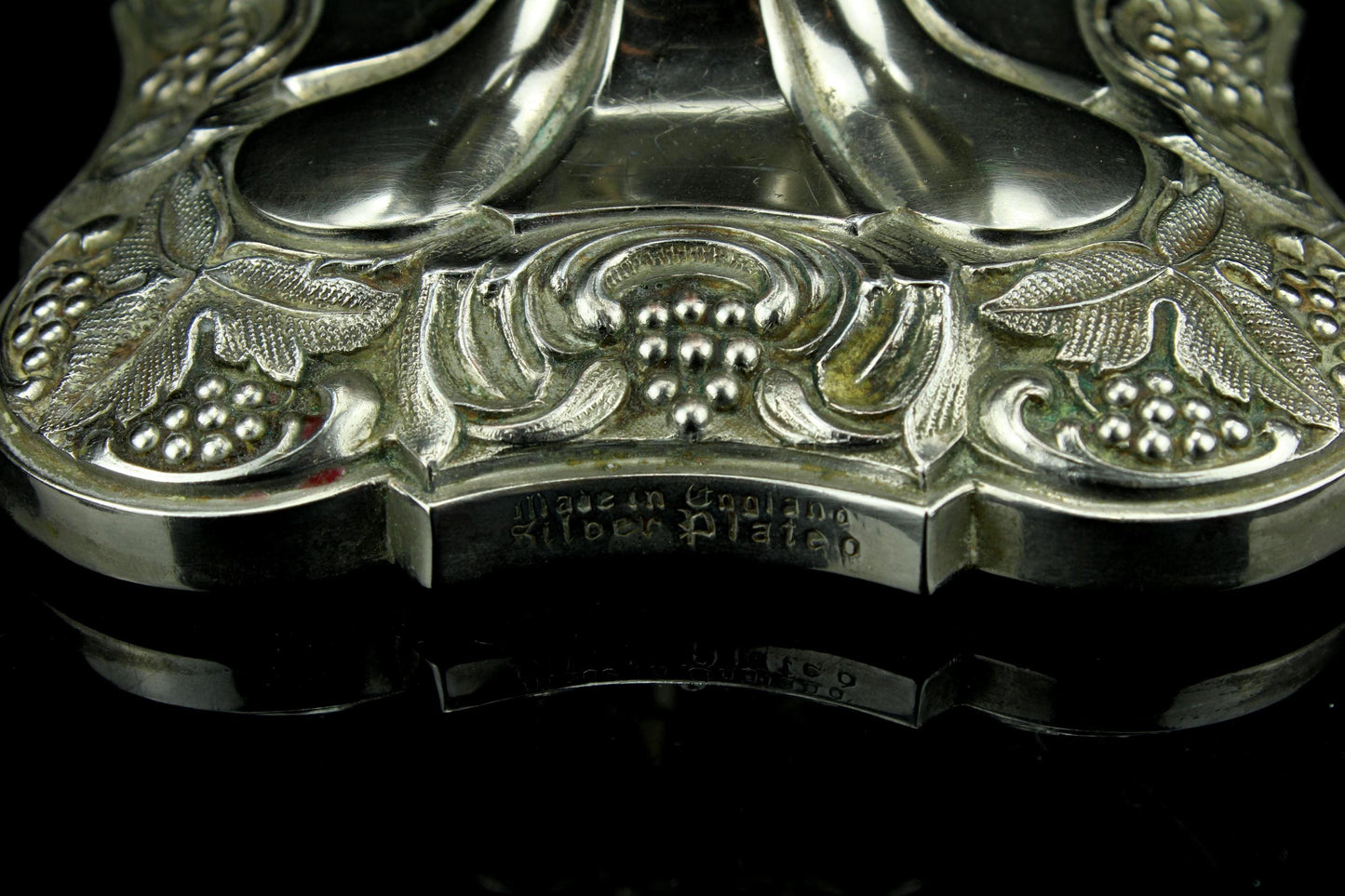 Vintage verzilverd kandelaar made in England - Silver Plated - druivenranken - 13,8 cm