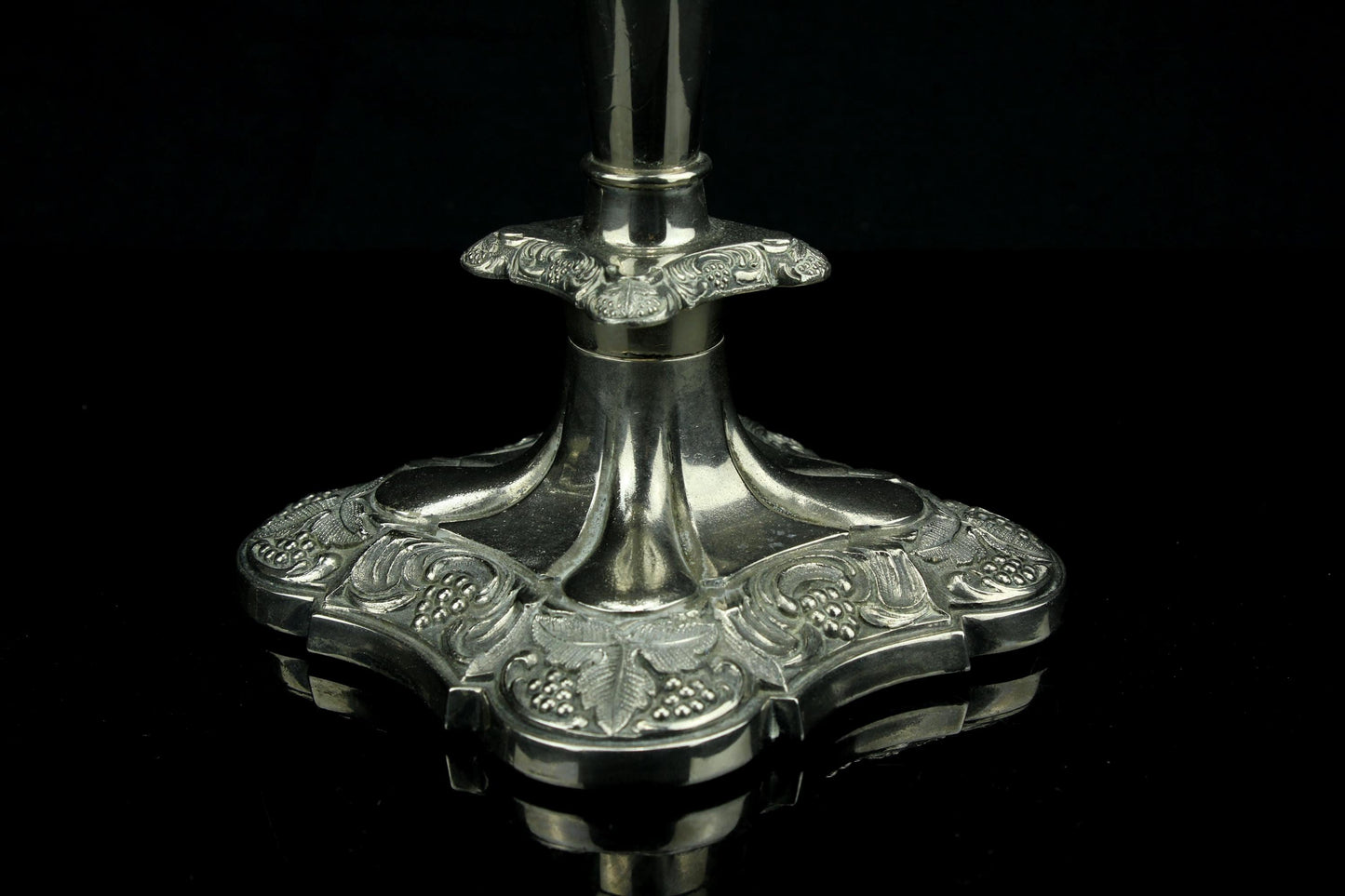 Vintage verzilverd driearmig kandelaar paar - Silver plated made in England - set van 2 - druivenranken - ca. 1900 - Belle Époque - 24,5 cm