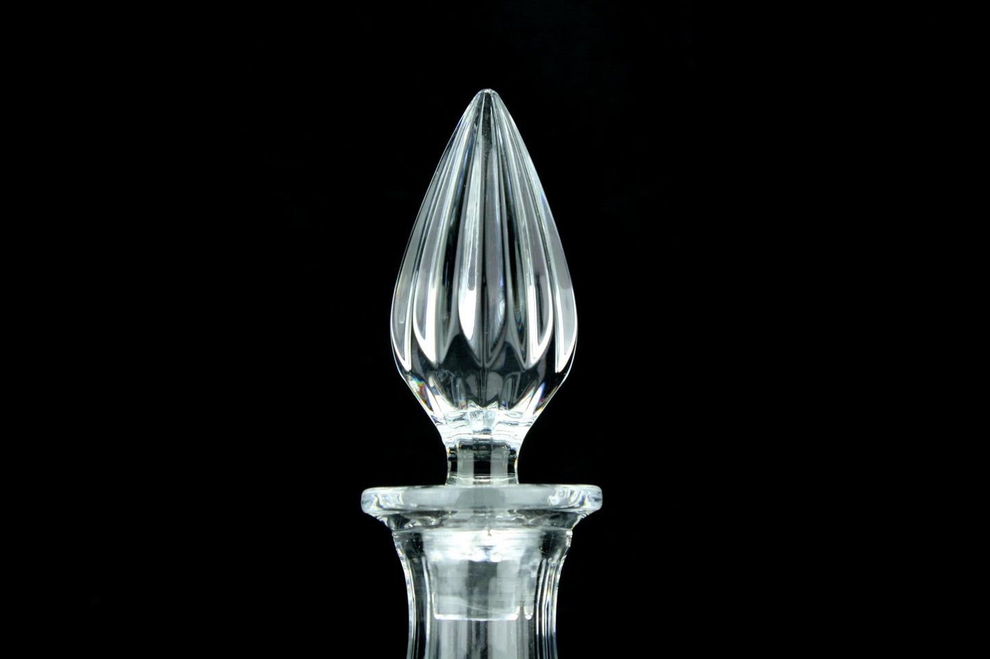 Vintage kristallen Engelse karaf met stop - geslepen kristal - waaier & ruitpatroon - decanteerkaraf / tafelkaraf - 33 cm.