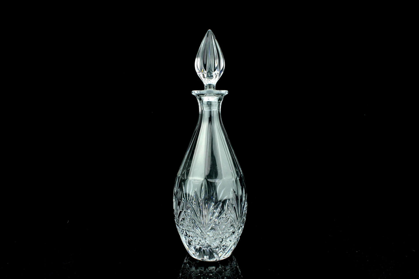 Vintage kristallen Engelse karaf met stop - geslepen kristal - waaier & ruitpatroon - decanteerkaraf / tafelkaraf - 33 cm.