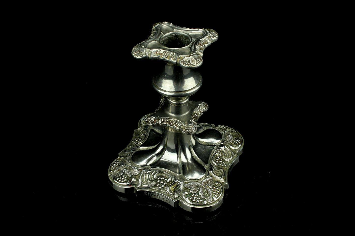 Vintage verzilverd kandelaar made in England - Silver Plated - druivenranken - 13,8 cm