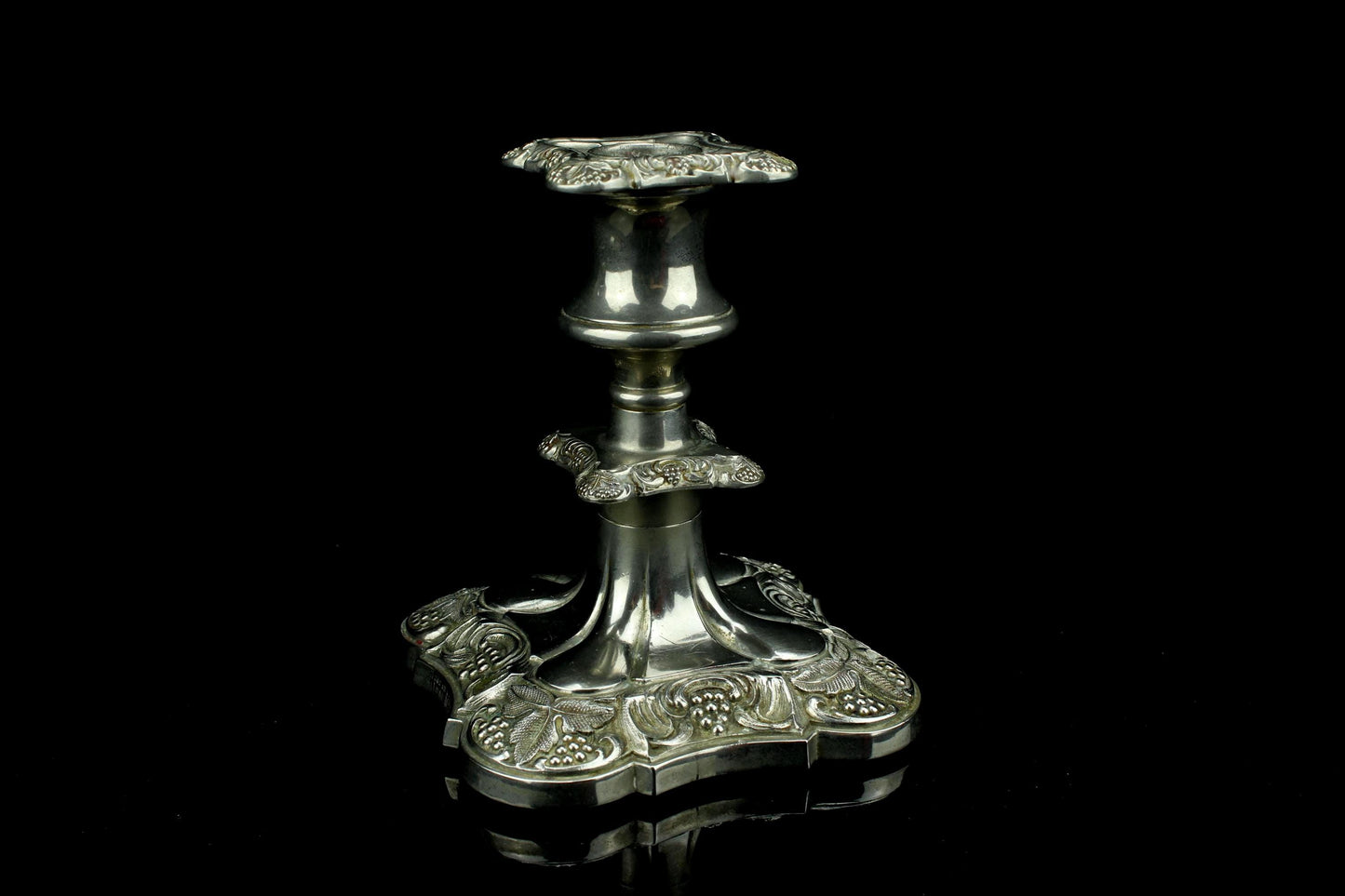 Vintage verzilverd kandelaar made in England - Silver Plated - druivenranken - 13,8 cm