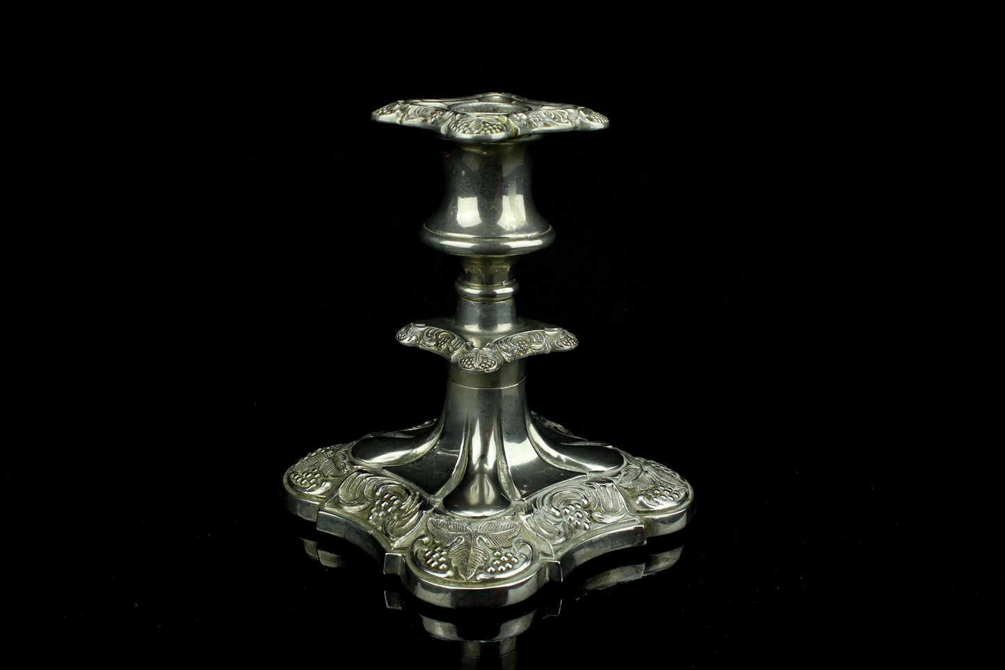 Vintage verzilverd kandelaar made in England - Silver Plated - druivenranken - 13,8 cm