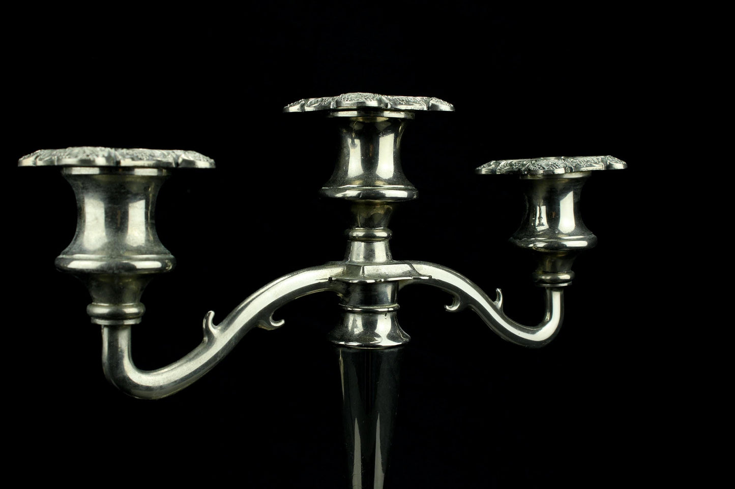 Vintage verzilverd driearmig kandelaar paar - Silver plated made in England - set van 2 - druivenranken - ca. 1900 - Belle Époque - 24,5 cm