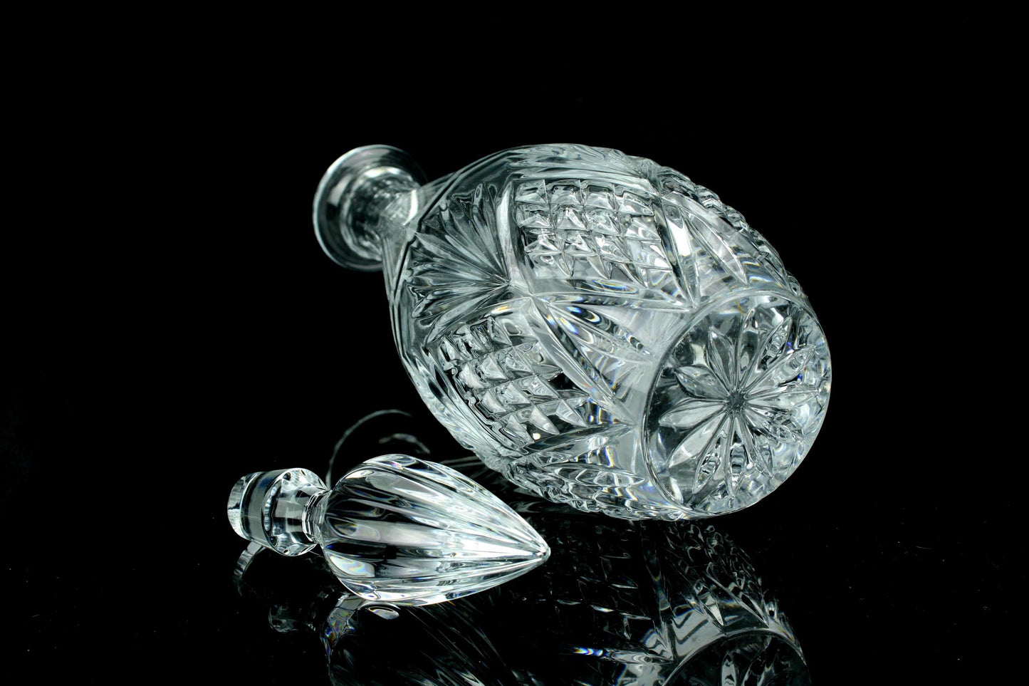 Vintage kristallen Engelse karaf met stop - geslepen kristal - waaier & ruitpatroon - decanteerkaraf / tafelkaraf - 33 cm.