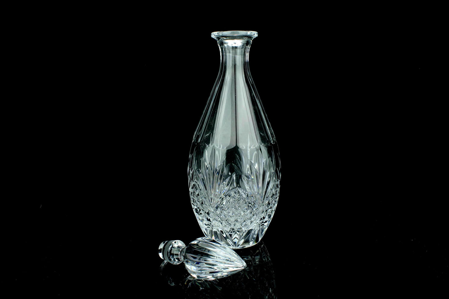 Vintage kristallen Engelse karaf met stop - geslepen kristal - waaier & ruitpatroon - decanteerkaraf / tafelkaraf - 33 cm.