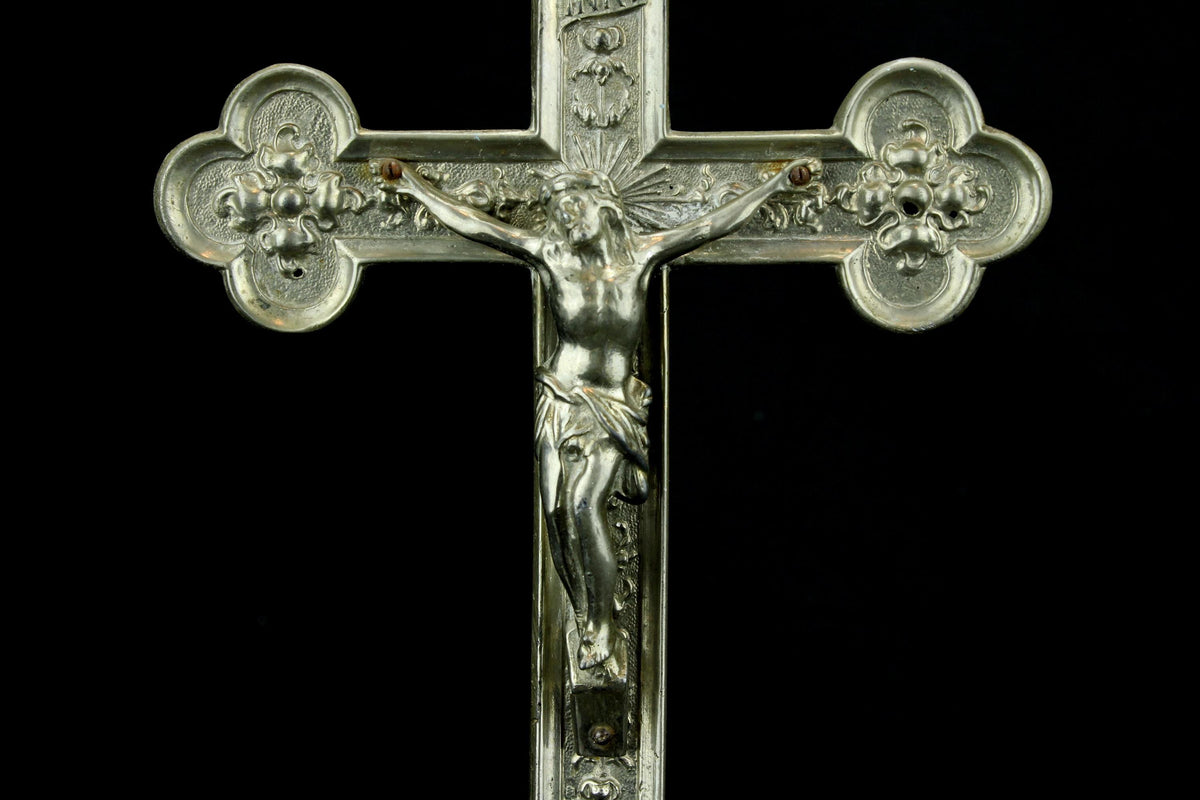 Antiek spelter altaarkruis - INRI Corpus Christi - Belgisch/ Frans neogotisch & barok - 19e eeuw - ca. 18701900 - antiek kerkstuk