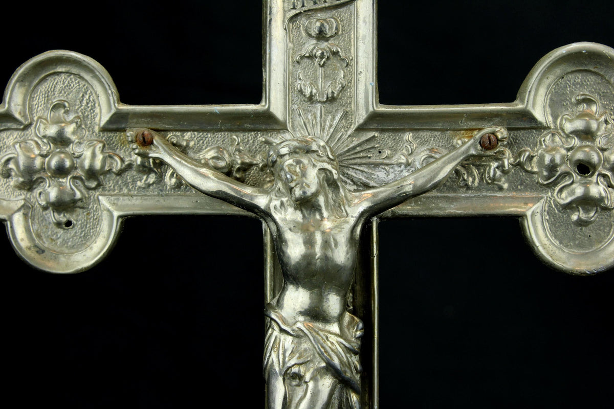 Antiek spelter altaarkruis - INRI Corpus Christi - Belgisch/ Frans neogotisch & barok - 19e eeuw - ca. 18701900 - antiek kerkstuk