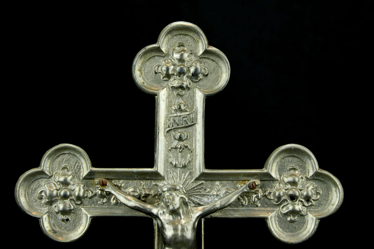 Antiek spelter altaarkruis - INRI Corpus Christi - Belgisch/ Frans neogotisch & barok - 19e eeuw - ca. 18701900 - antiek kerkstuk