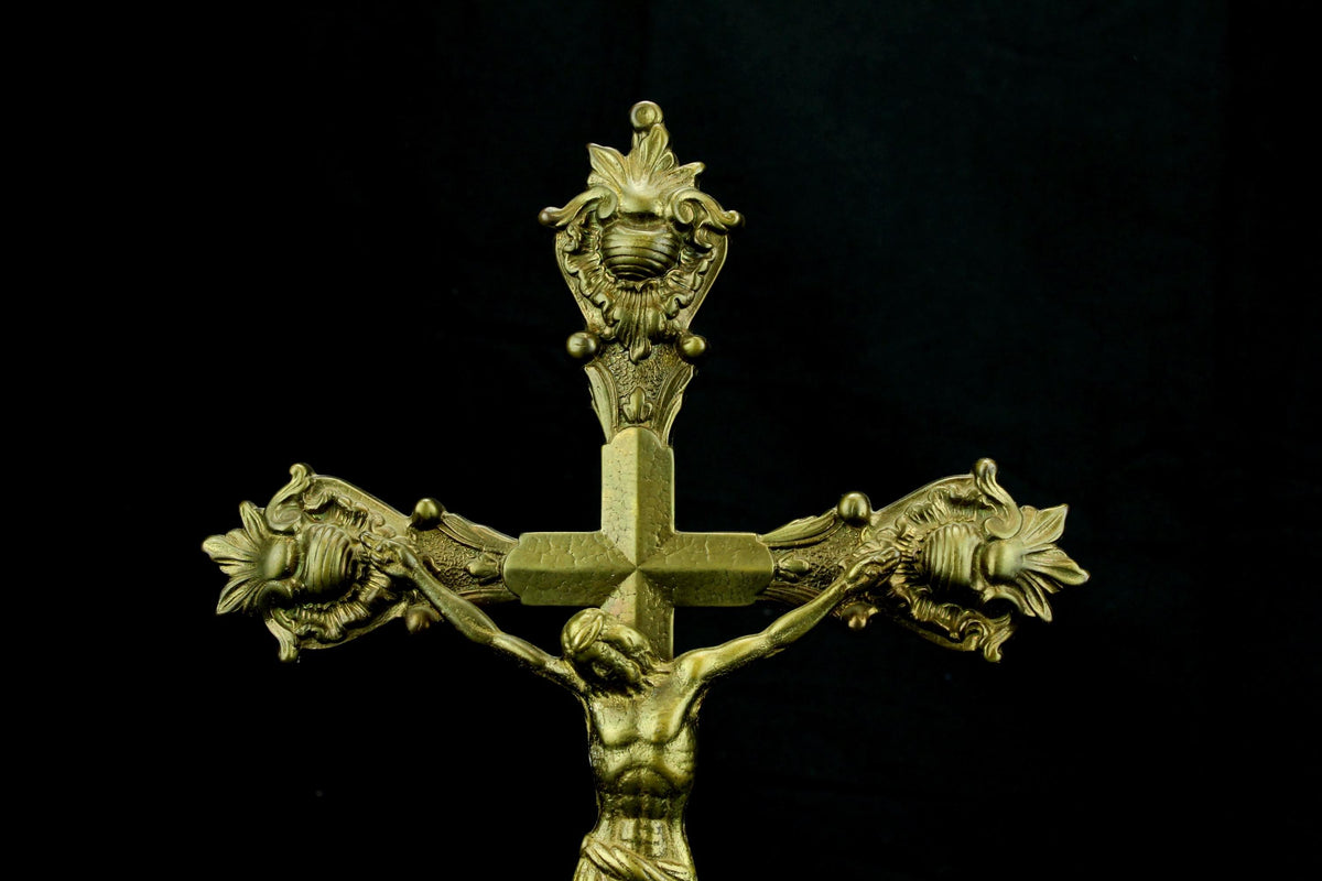 Antiek messing altaarkruis - barok corpus Christi - ca. 1850-1880 - kerkelijke gietkunst - 35 cm. hoog