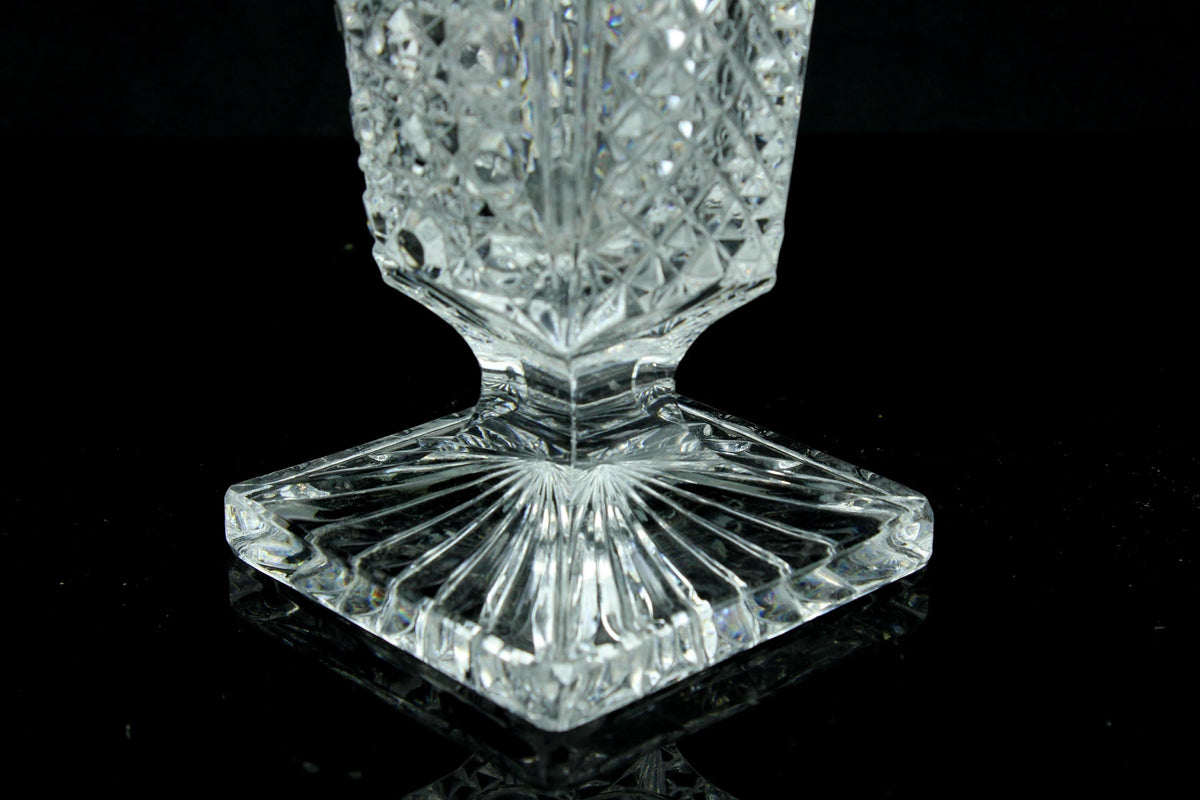 Geslepen Boheems kristallen vaas  hobnail & boogfries  vierkante sterstempel voet  18 cm