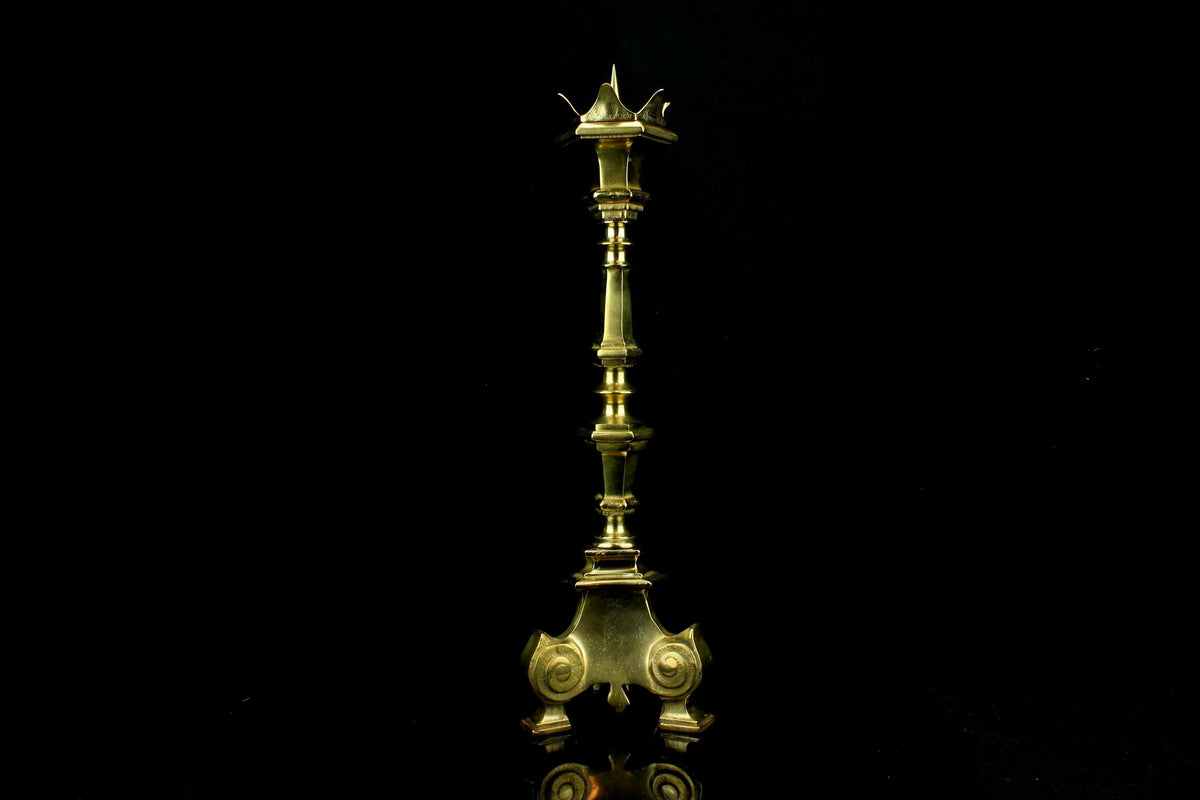 Set neogotische messing kerk altaar kandelaars - pricket stijl met spitskroon - set van 2 - 41 cm hoog -  - brass church candle
