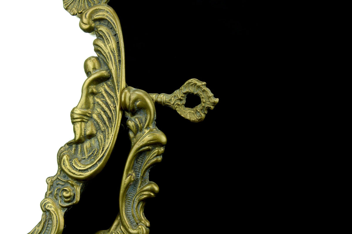 Antieke messing make-up / toilet  / kaptafel spiegel - rococo stijl - pivoterend - Putto & Schelp - Victoriaans ca. 18801910 - 35 cm. hoog