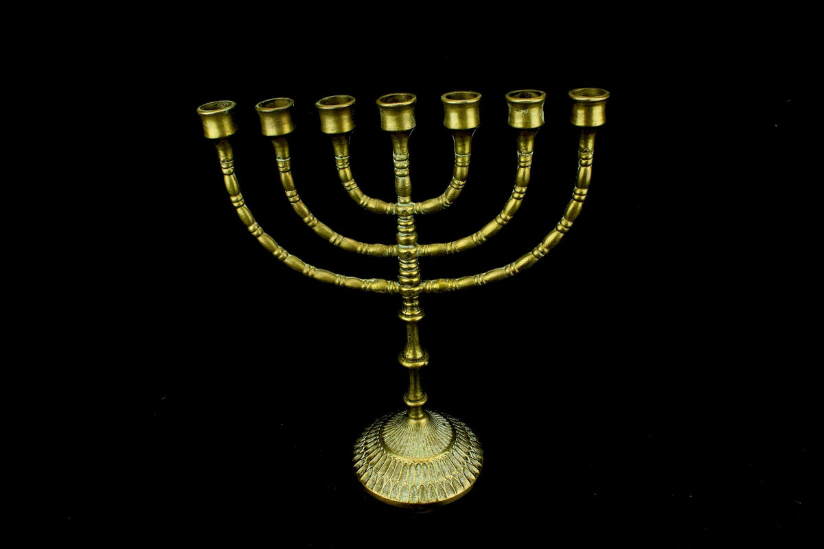 Vintage messing zevenarmige Joodse kandelaar/ menorah met gegadrooneerde sokkel - ca. 1960 - 32 cm hoog