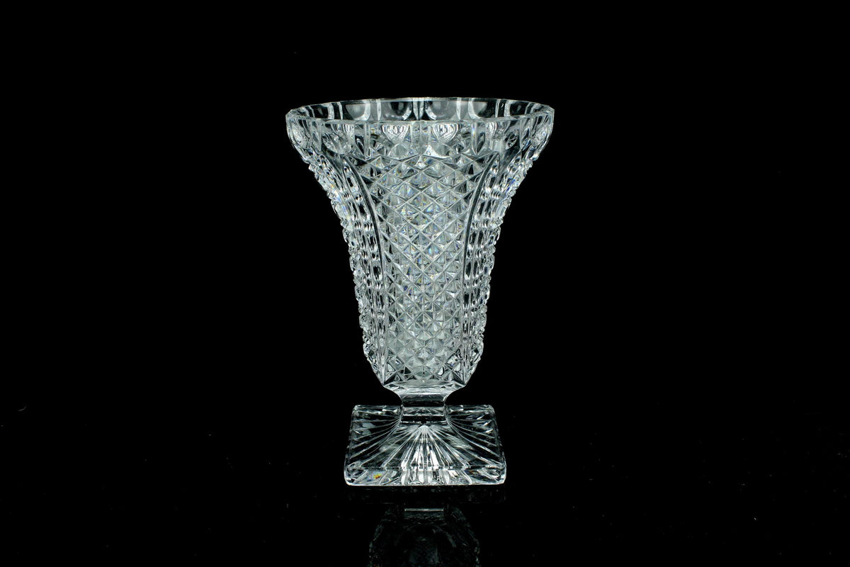 Geslepen Boheems kristallen vaas  hobnail & boogfries  vierkante sterstempel voet  18 cm
