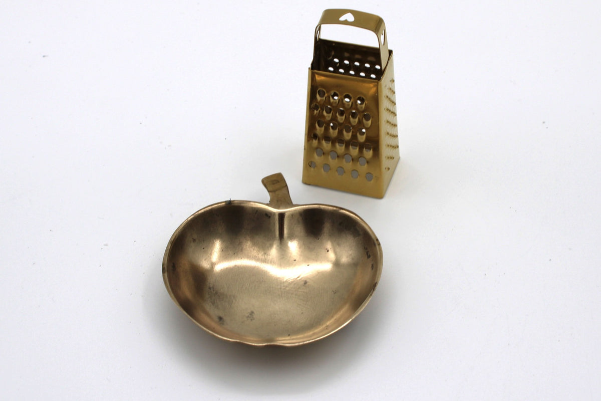 Jasmijn/Rose: vintage geurblokjes cadeauset met amberblokjes, vintage appelschaaltje en rasp
